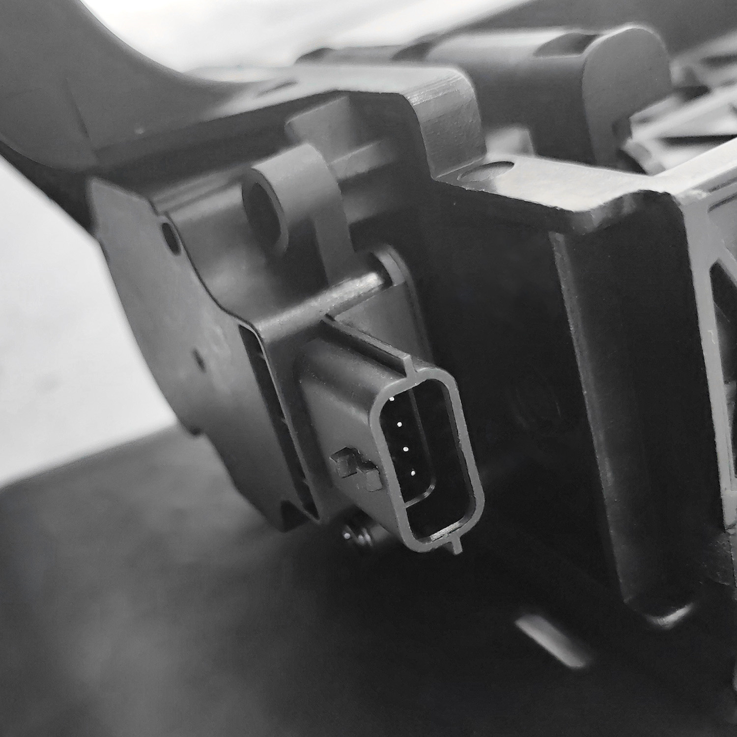 OEM 623309HS0A Active Grille Shutter For Nissan01